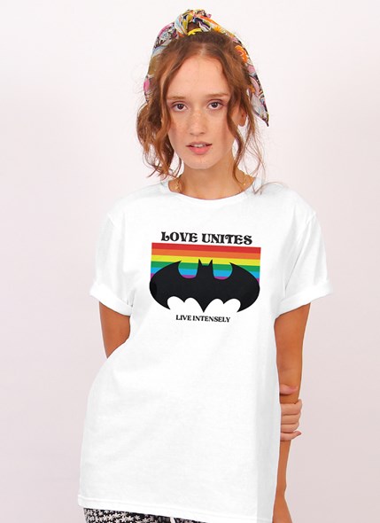 Camiseta Batman Logo Love Unites