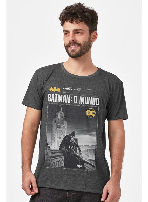 Camiseta Batman O Mundo Brasil